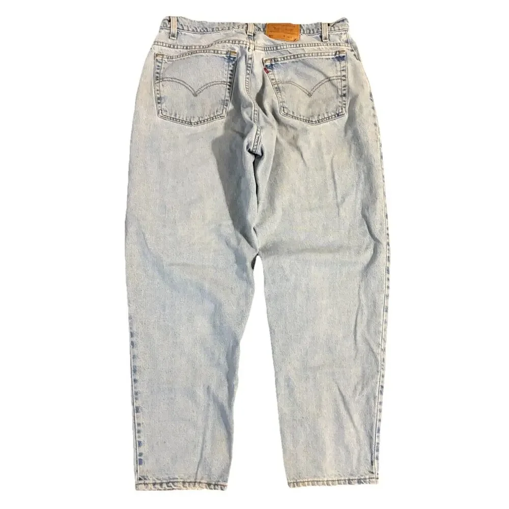 Vintage Levi’s 560 Light Was Size 37/30 Tapered Leg Loose Fit